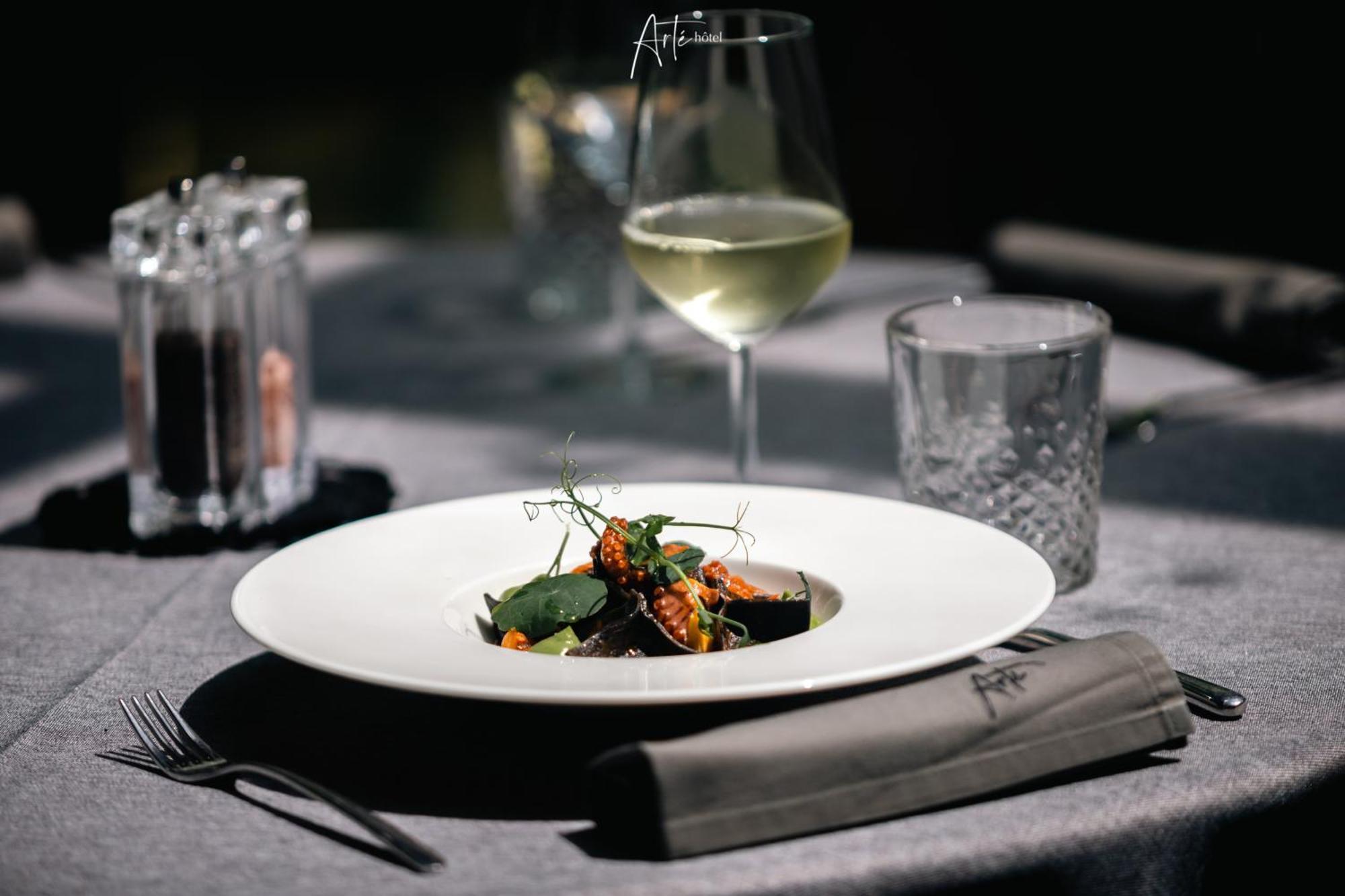 Arte Boutique Hotel Тирана Екстериор снимка
