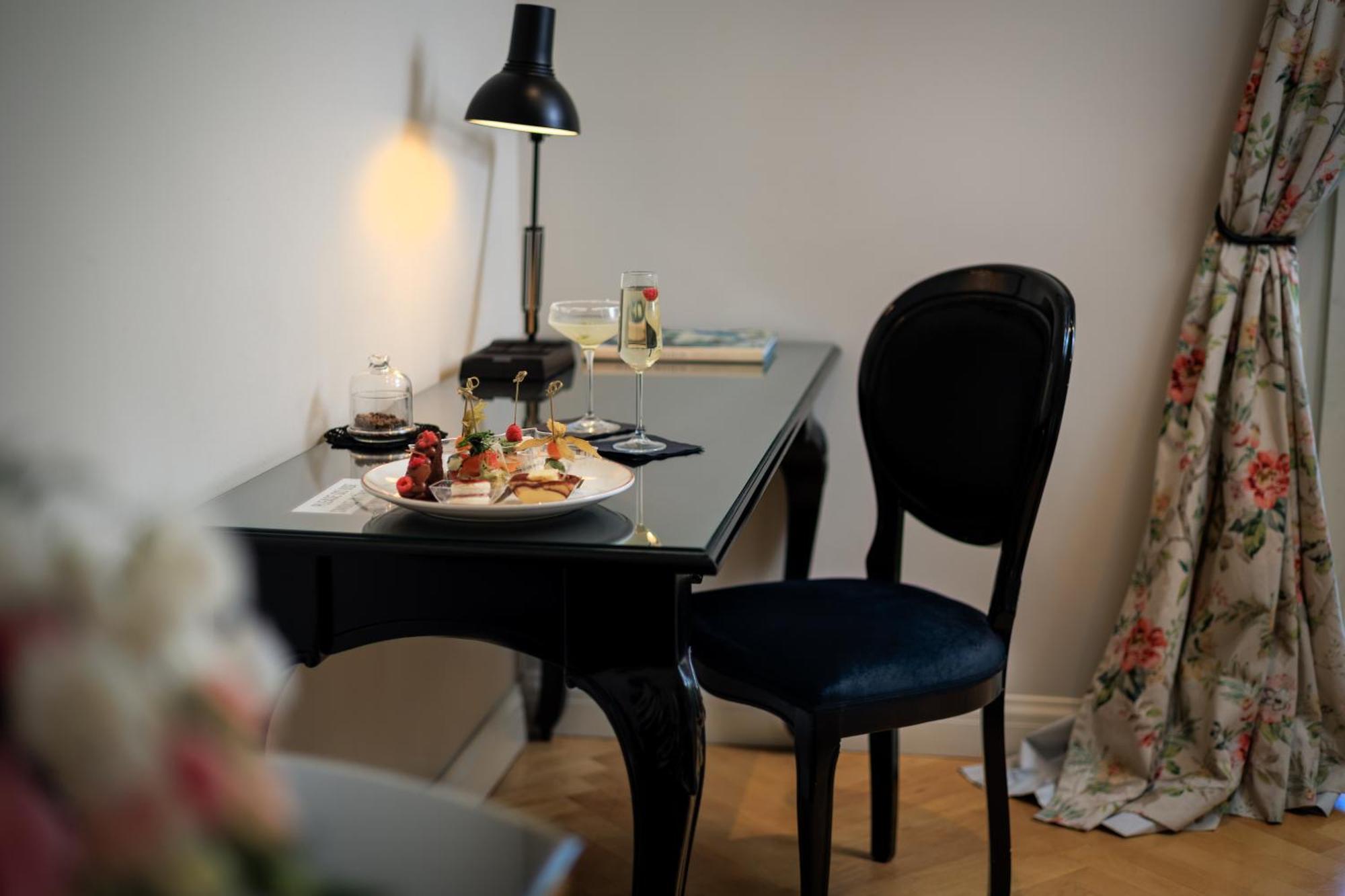 Arte Boutique Hotel Тирана Екстериор снимка
